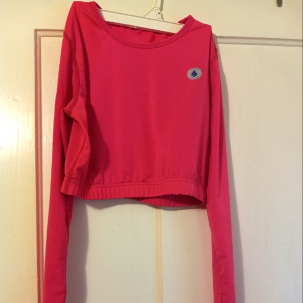 Leggings and top long sleeve.  large set and medium top with small pants.
